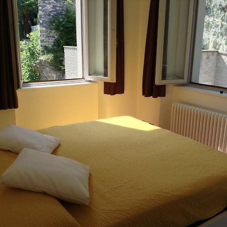 Larius Apartment Parking Carate Urio Екстериор снимка