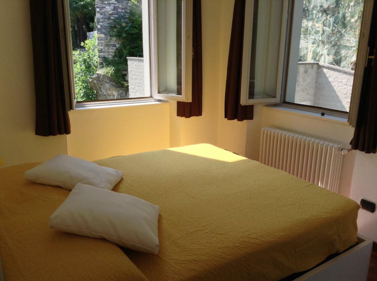 Larius Apartment Parking Carate Urio Екстериор снимка